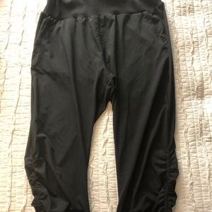 Zella Women's Black Crop Capri Pants